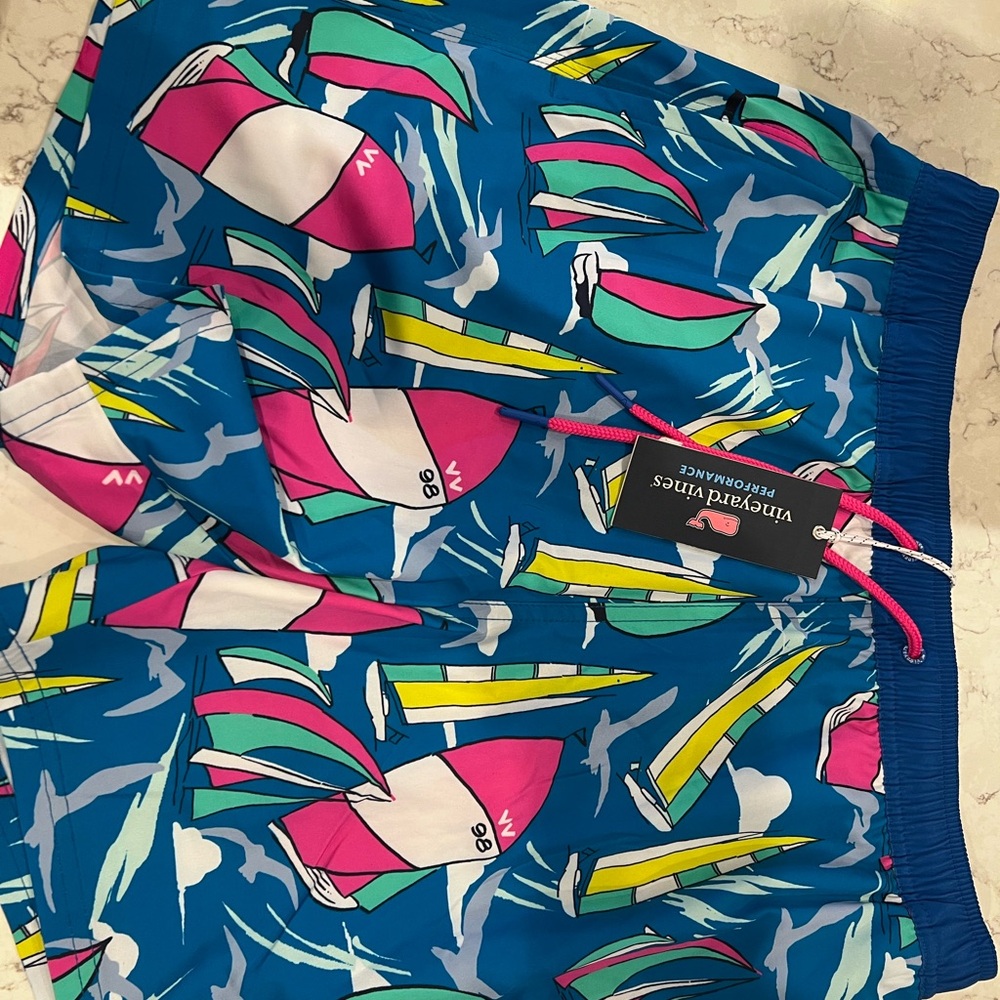 NWT vineyard vines men’s swim trunks size medium
